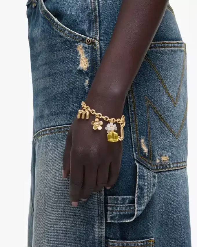 Daisy Charm Bracelet Daisy Charm Bracelet