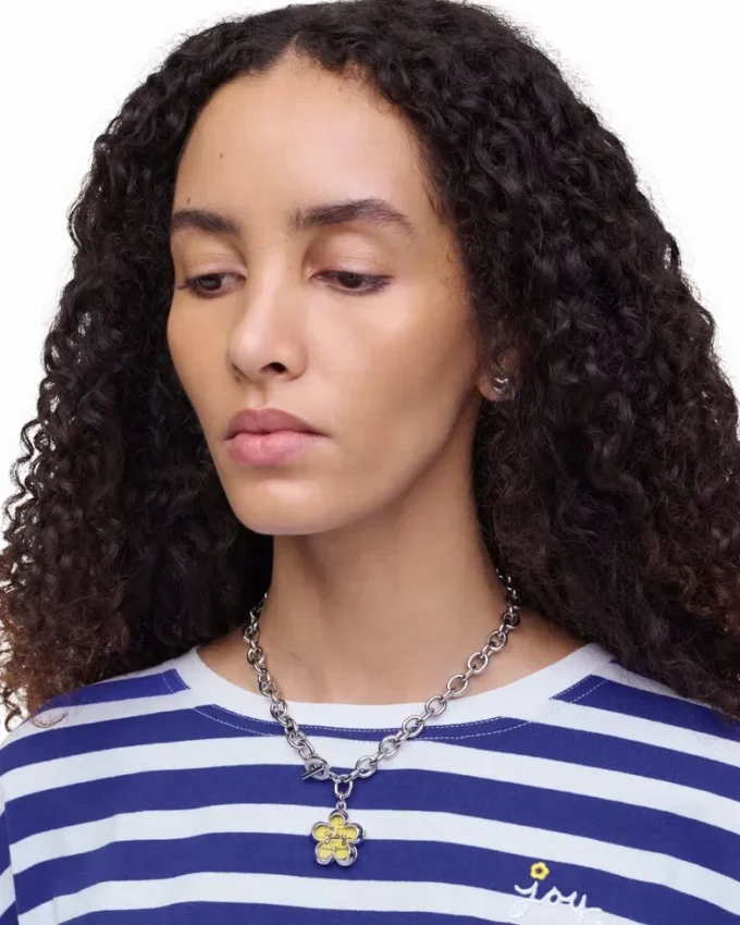 The Daisy Puzzle Necklace The Daisy Puzzle Necklace